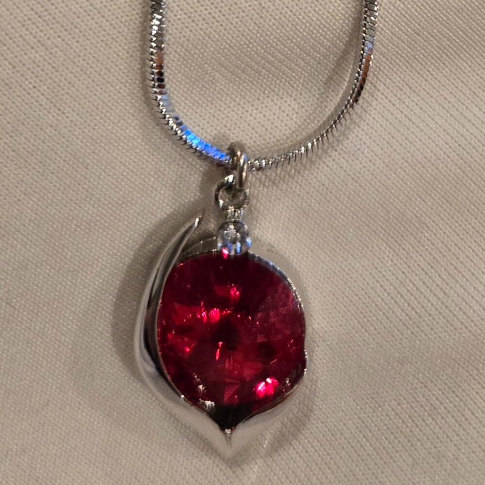 Silver tone necklace with Swarovski crystals